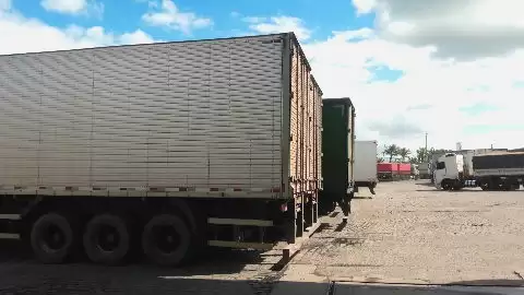 Afastada relação de consumo em contrato de transporte destinado a viabilizar atividade comercial